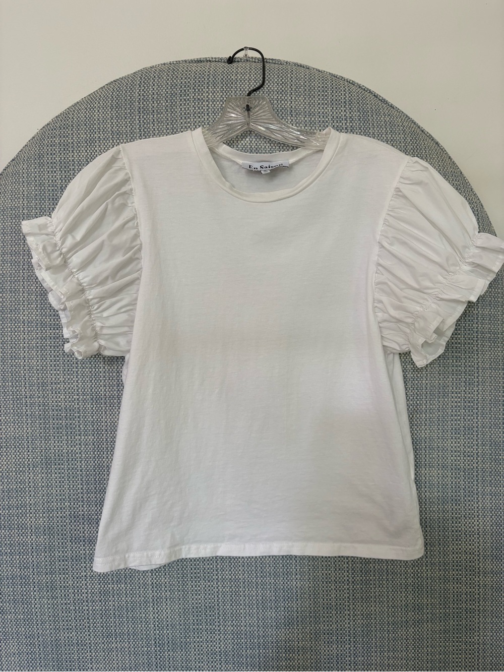 En Saison White Ruffled Puff Sleeve Tee - Medium - Picture 1 of 4